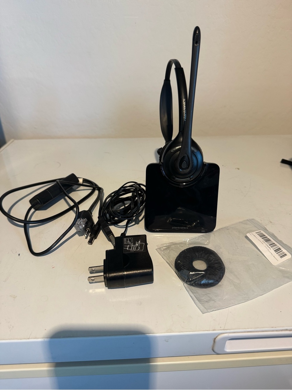 Plantronics Black Wireless Mono Headset with Charging Base